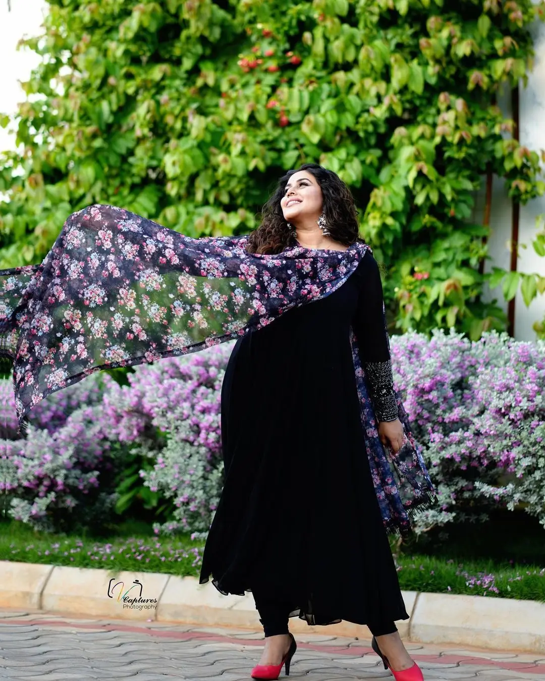 SOUTH INDIAN ACTRESS SHAMNA KASIM STILLS IN BLACK DRESS 6